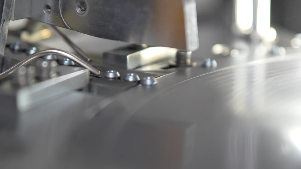 Manufactured components on a preparation workstation